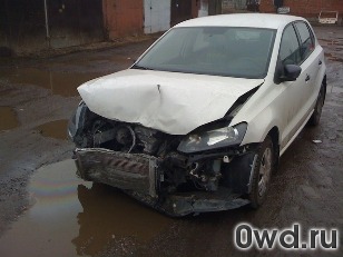 Битый автомобиль Volkswagen Polo