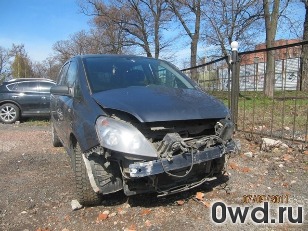 Битый автомобиль Opel Zafira