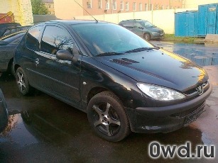 Битый автомобиль Peugeot 206