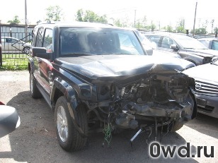 Битый автомобиль Jeep Commander