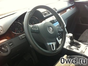 Битый автомобиль Volkswagen Passat