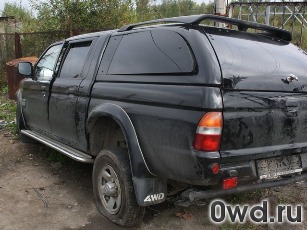 Битый автомобиль Mitsubishi L 200