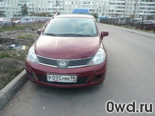 Битый автомобиль Nissan Tiida