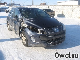 Битый автомобиль Peugeot 308