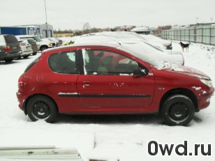 Битый автомобиль Peugeot 206