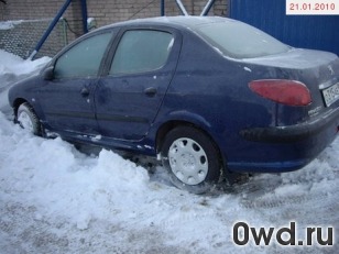 Битый автомобиль Peugeot 206