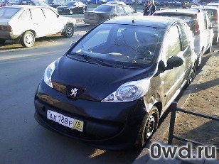 Битый автомобиль Peugeot 107