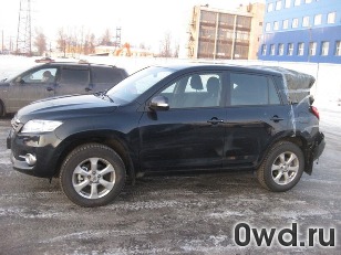 Битый автомобиль Toyota RAV4