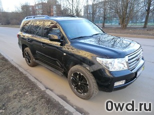 Битый автомобиль Toyota Land Cruiser