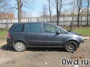 Битый автомобиль Opel Zafira