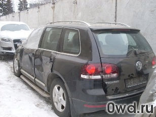 Битый автомобиль Volkswagen Touareg