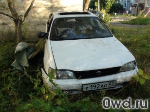 Битый автомобиль Toyota Carina E