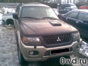 Битый автомобиль Mitsubishi Pajero Sport