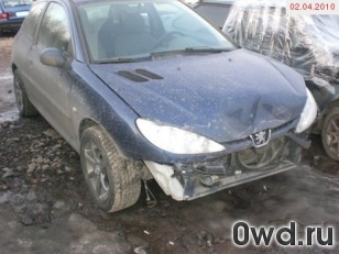 Битый автомобиль Peugeot 206