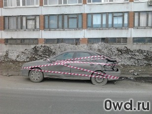 Битый автомобиль Renault Laguna