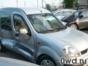 Битый автомобиль Renault Kangoo