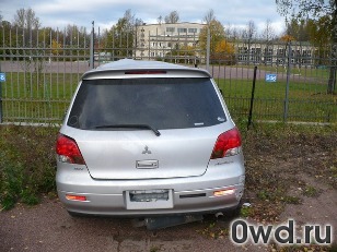 Битый автомобиль Mitsubishi Outlander