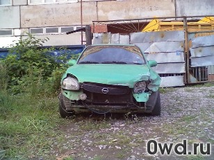 Битый автомобиль Opel Corsa