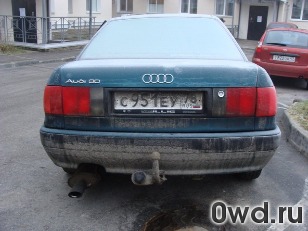 Битый автомобиль Audi 80