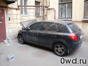 Битый автомобиль Kia Cee'd