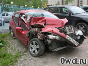 Битый автомобиль Peugeot 307