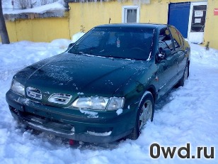 Битый автомобиль Nissan Primera