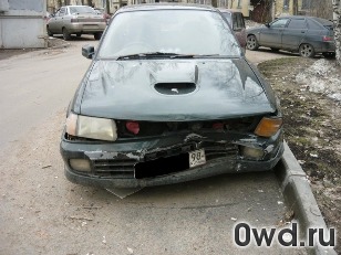 Битый автомобиль Toyota Starlet