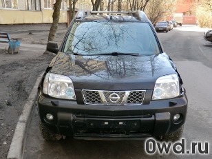 Битый автомобиль Nissan X-Trail