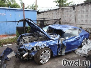 Битый автомобиль Bentley Continental GT