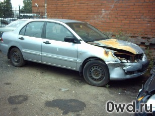 Битый автомобиль Mitsubishi Lancer