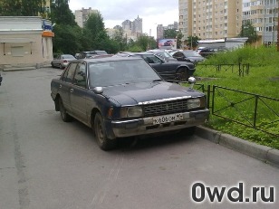 Битый автомобиль Toyota Crown