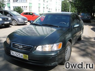 Битый автомобиль Toyota Camry