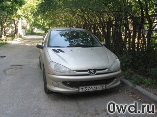 Битый автомобиль Peugeot 206