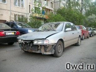 Битый автомобиль Nissan Primera