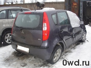 Битый автомобиль Mitsubishi Colt