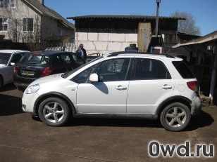 Битый автомобиль Suzuki SX4