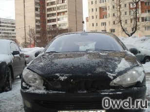 Битый автомобиль Peugeot 206