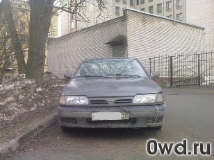 Битый автомобиль Nissan Primera