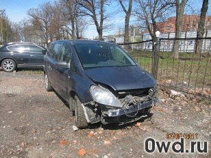 Битый автомобиль Opel Zafira