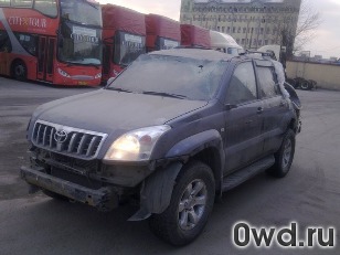 Битый автомобиль Toyota Land Cruiser Prado