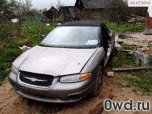 Битый автомобиль Chrysler Cirrus