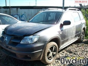 Битый автомобиль Mitsubishi Outlander