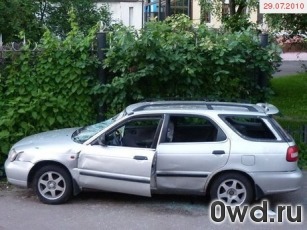 Битый автомобиль Suzuki Baleno