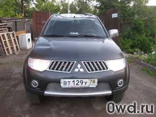 Битый автомобиль Mitsubishi Pajero Sport