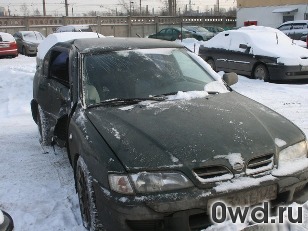 Битый автомобиль Nissan Primera