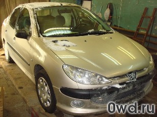 Битый автомобиль Peugeot 206