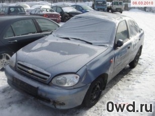 Битый автомобиль Chevrolet Lanos