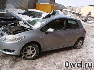 Битый автомобиль Toyota Auris