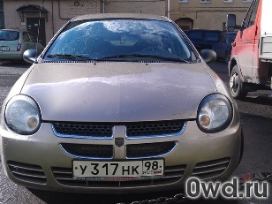 Битый автомобиль Dodge Neon