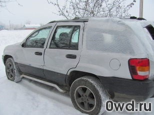 Битый автомобиль Jeep Grand Cherokee